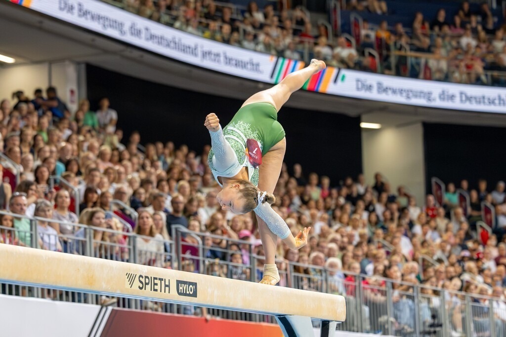 DM Finals 2026; Gerätfinals Frauen Schwebalken | DM Finals 2026; Gerätfinals Frauen Schwebalken***Silja Stöhr bei ihrer Übung - Realisiert mit Pictrs.com