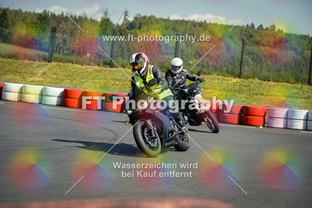 OBK_Mai_Martina_Markus-10505 | Hier findet Ihr Bilder von Touristenfahrten auf der Nürburgring Nordschleife oder von anderen Veranstaltungen die ich besucht habe. Viel Spass beim Durch Schauen 