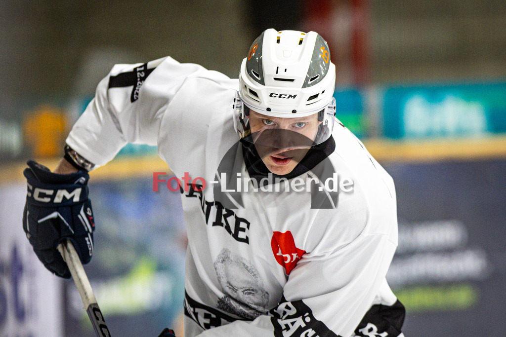 SC Forst NATURE BOYS gegen ESC Hassfurt HAWKS | Eishockey Landesliga Herren Playoffs 2024/25 - Spiel 2 von 4, SC Forst NATURE BOYS gegen ESC Hassfurt HAWKS, 20250222,,2025-02-22 in Peißenberg (Eisstadion Peißenberg)Copyright: WolfgangxLindner foto-lindner.de