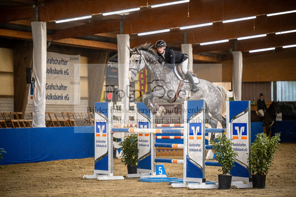 DOS_2723 | Entdecke hochwertige Reitturnierfotos von Foto Oger. Professionell, emotional und authentisch – jetzt Lieblingsmomente im Shop bestellen.Deutschlandweite Turnierfotografie. - Realisiert mit Pictrs.com