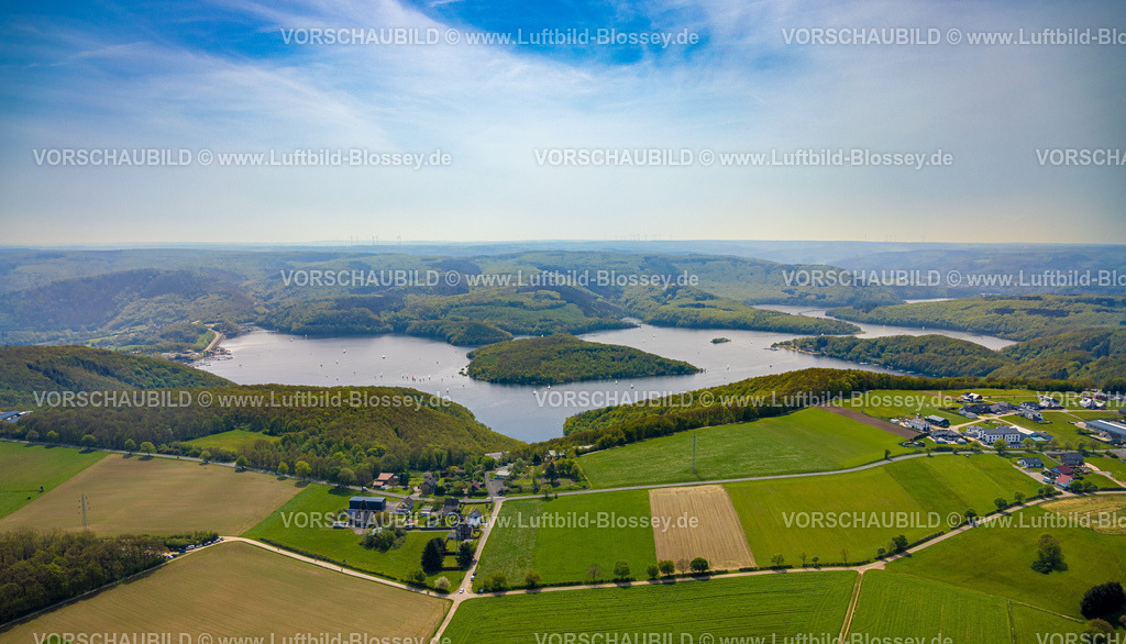 Heimrath240501769Rursee | Luftbild, Rursee mit Insel Eichert, Staumauer Rurtalsperre Schwammenauel und Rursee-Schifffahrt mit Segelbooten, vorne die Wohnsiedlung Scheidbaum, Waldgebiet Hügel und Täler mit Fernsicht, Nationalpark Eifel, Schmidt, Nideggen, Nordrhein-Westfalen, Deutschland