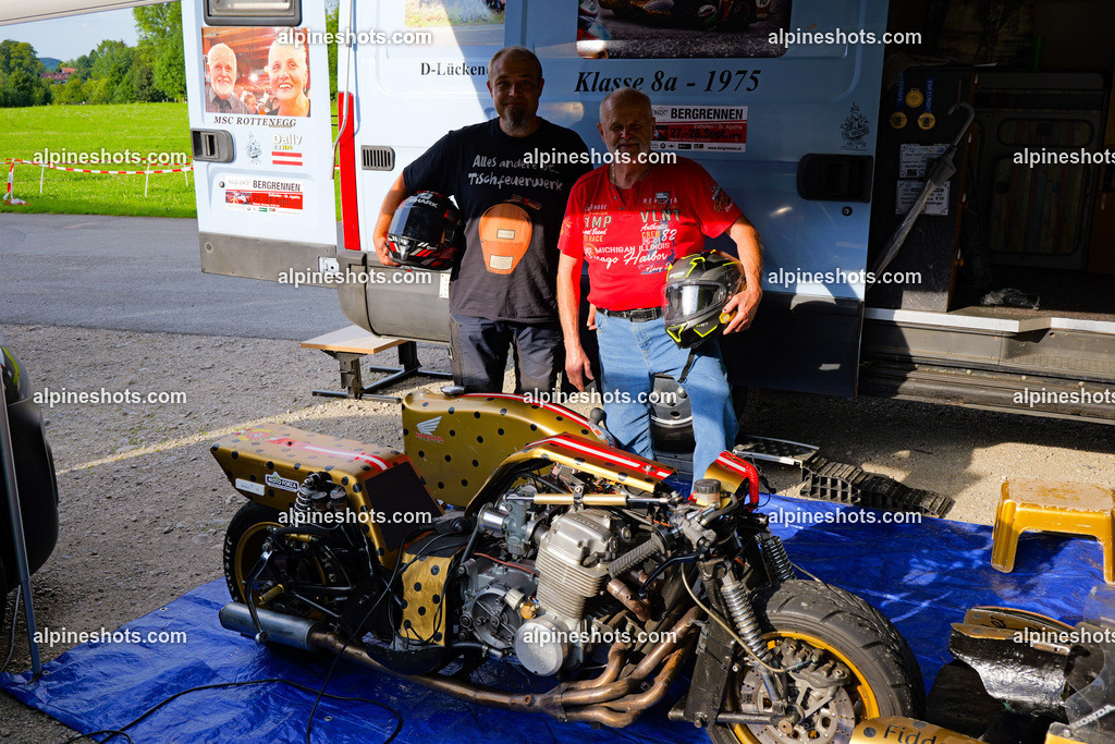 P1014674 | Erleben Sie atemberaubende, hochqualitative Fotos Ihrer Fahrt entlang der malerischen Alpenstraßen. Besuchen Sie alpineshots.com, um professionelle Aufnahmen Ihrer unvergesslichen Reise zu finden und zu kaufen - Realisiert mit Pictrs.com