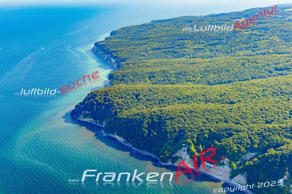 Sassnitz Bild- Das Luftbild wurde 2025 vom UL-Flugzeug heraus erstellt ( keine Drohne bzw. Drohnenaufnahme ) - Hochauflösende Luftaufnahme -Nicht vergleichbar mit Google Maps oder Satelittenbilder- Die Geschenkidee !Mit Lizenz und Bildrechte bestellbar - CC