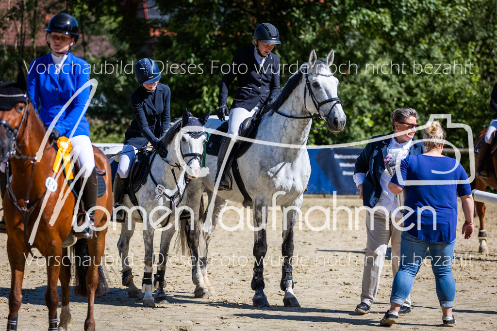 Donop24-A2Spr-193 | MomenTaufnahmen Pferdesportfotos