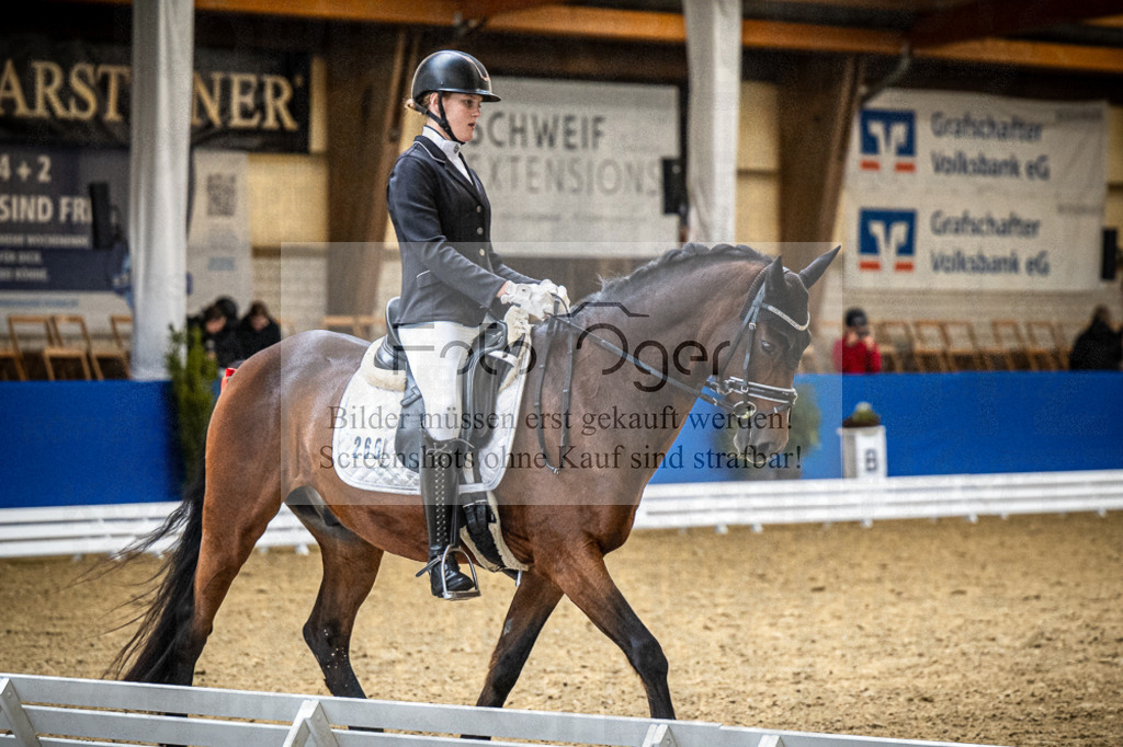 DOS_4337 | Entdecke hochwertige Reitturnierfotos von Foto Oger. Professionell, emotional und authentisch – jetzt Lieblingsmomente im Shop bestellen.Deutschlandweite Turnierfotografie. - Realisiert mit Pictrs.com