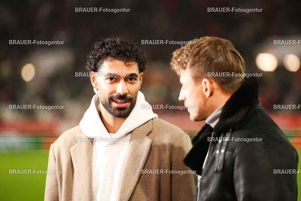 Rot-Weiss Essen - 1.Fc Schweinfurt | Essen, Deutschland, 02.11.2025 Ekin Çelebi (1.FC Schweinfurt)  gibt ein Interviewwährend des 3.Liga Spiels zwischen  Rot-Weiss Essen und 1.Fc Schweinfurt am 02.11.2025 im Stadion an der Hafenstraße in Essen. (Foto von Timo Bluhmki-Schmidt/Brauer Fotoagentur