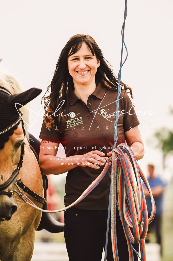 DSC_5349 | Pferde- und Turnierfotografie in Westsachsen. Pferdeportraits, Auftragszeichnungen und intuitive Kunst.