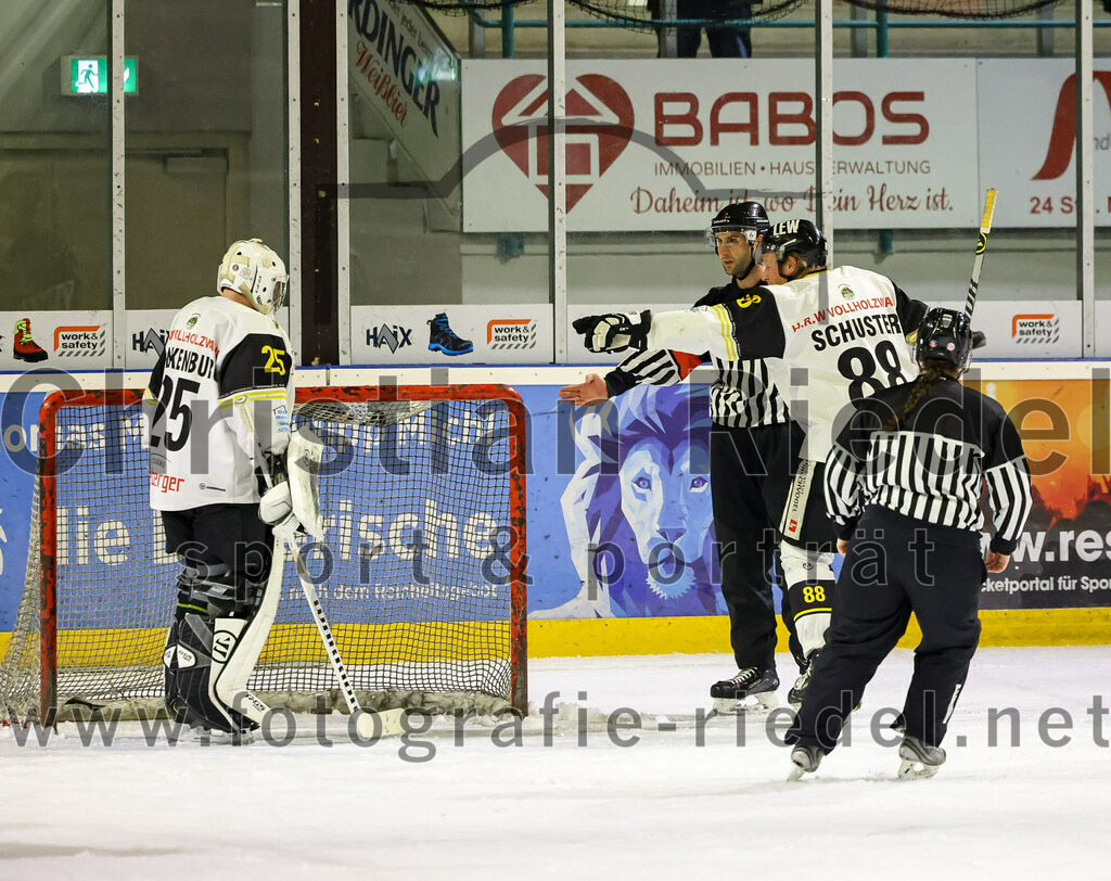 2022-12-23_080_TSV_Erding_gegen_EA_Schongau | Erding, Deutschland, 23.12.2022:
Eishockey, Bayernliga 2022 / 2023, 22. Spieltag, TSV Erding gegen EA Schongau, Endergebnis: 

Foto: Christian Riedel / fotografie-riedel.net