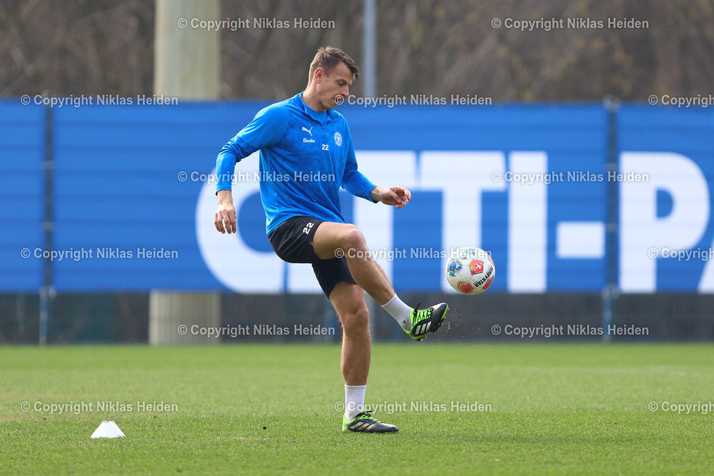 NH_HolsteinKiel_Training_10032026 | #22 Stefan Schwab (Holstein Kiel)Fußball I Herren I Training I Saison 2025-2026 I Holstein Kiel I 10.03.2026 I Citti-Fußballpark