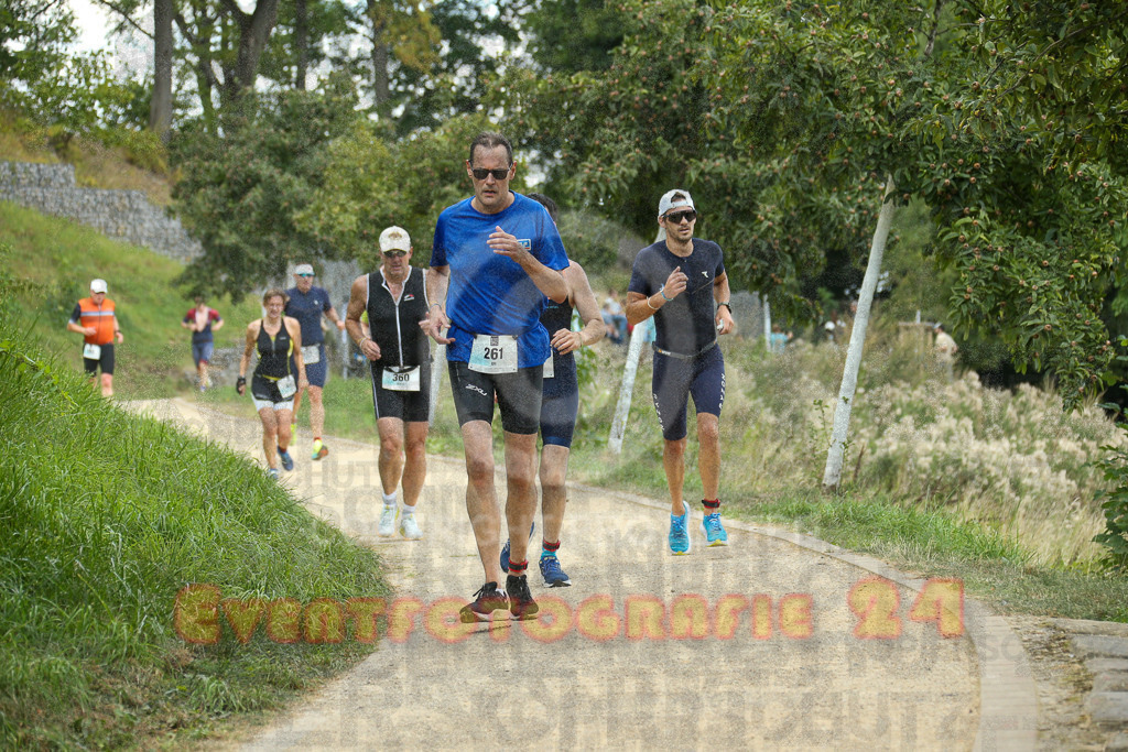 250824_1349_EX1_3860 | Sportfotografie im Rhein-Sieg Kreis, Köln, Bonn, NRW, Rheinland Pfalz, Hessen, etc. Unser Tätigkeitsfeld umfasst den Laufsport vom Volkslauf über den Marathon, Duathlon, Triathon bis zum Ultralauf wie Kölnpfad Ultra oder Schindertrail.