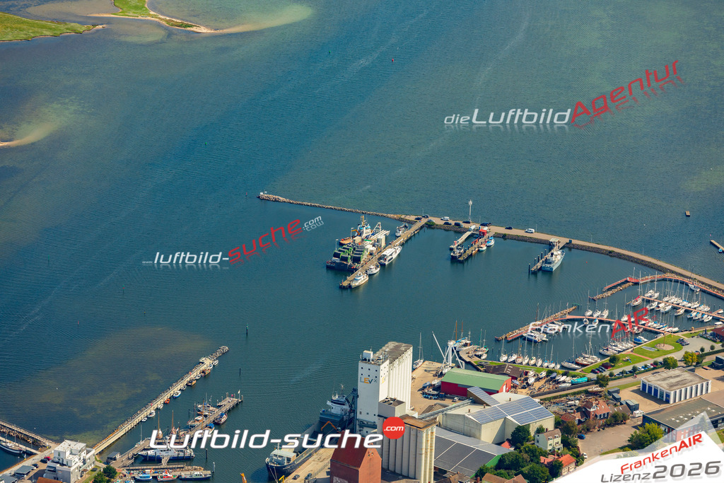 Stadt Heiligenhafen von Oben- Die Luftaufnahme wurde 2025 vom UL-Flugzeug heraus erstellt ( keine Drohnenaufnahme ) - Hochauflösende Luftaufnahme - für Wandbilder und großformatige Ausdrucke geeignet. Das besondere Geschenk!Hier alle&nbsp;Infos zur Lizenzierung der LuftaufnahmeWir fliegen auch dieses Jahr wieder in Ihre Region um Luftbilder zu erstellen.- Luftbild anfragen