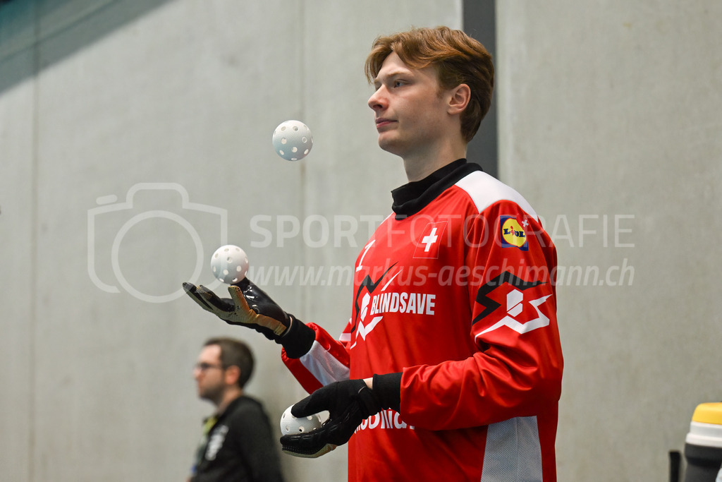 Switzerland B U19 vs Switzerland U19 - 4. February 2024 | Switzerland B U19 vs Switzerland U19
U19 Men International Matches in Switzerland
GoEasy Arena, Siggenthal Station
Switzerland goalie #1 Eric Kunz juggling.
Credit: Markus Aeschimann | <a href="https://www.markus-aeschimann.ch">Sportfotografie Markus Aeschimann</a> | <a href="https://www.instagram.com/sportfotografie.aeschimann">@sportfotografie.aeschimann</a> - Realisiert mit Pictrs.com