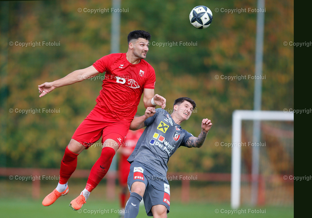 A_LUI_181025_16 | SPORT,FUSSBALL,REGIONALLIGA MITTE ASKOE OEDT-UNION GURTEN 18.10.2025 IM BILD: ADI MEHREMIC (OEDT) UND DOMINIC BAUER (GURTEN)FOTO:FOTOLUI