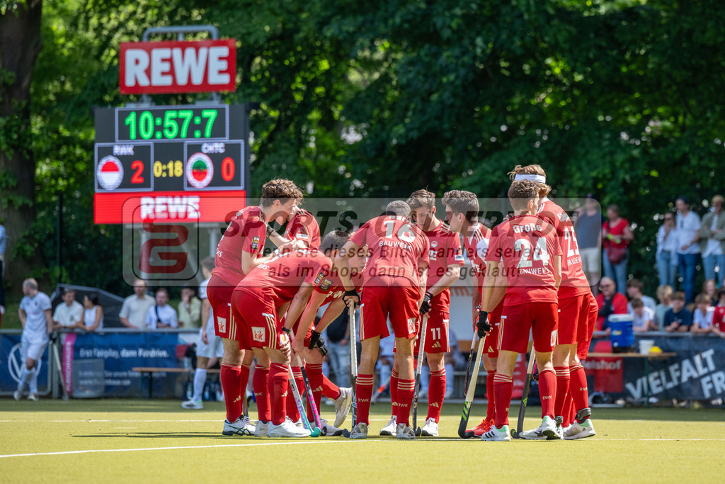 SFE_20240511_0070 | Köln, Deutschland, 11.05.2024:  in Aktion waehrend des Spiels der Feldhockey 1. Bundesliga Herren zwischen VF 2/2 Crefelder HTC - Rot Weiss Köln im KTHC Stadion Rot-Weiss Köln Tennis and Hockey Club am 11.05.2024 in Köln, Deutschland. (Foto von Stephan Fehrmann)

Köln, Germany, 11.05.2024:  in action during the game of Feldhockey 1. Bundesliga Herren between VF 2/2 Crefelder HTC - Rot Weiss Köln in KTHC Stadion Rot-Weiss Köln Tennis and Hockey Club at 11.05.2024 in Köln, Deutschland. (Foto from Stephan Fehrmann)