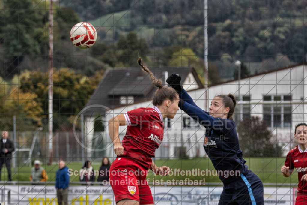 20251012_145421_1454-Bearbeitet | #,1.FC Donzdorf (schwarz) vs. VfB Stuttgart II (rot), Fussball, Frauen-Verbandsliga Württemberg, 05. Spieltag, Saison 2025/2026, Rasenplatz Lautertal Stadion, Süßener Straße 16, 73072 Donzdorf, 12.10.2025 - 13:00 Uhr,Foto: PhotoPeet-Sportfotografie/Peter Harich