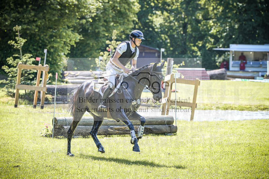 DOS_4729 | Entdecke hochwertige Reitturnierfotos von Foto Oger. Professionell, emotional und authentisch – jetzt Lieblingsmomente im Shop bestellen.Deutschlandweite Turnierfotografie. - Realisiert mit Pictrs.com