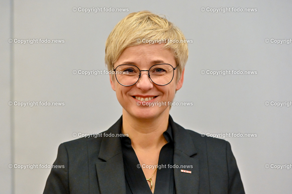 Pressekonferenz WKO OÖ_ Energiekosten bleiben Dauerbrenner_ 23.01.2023-11 | 23.01.2023, Presseclub Linz, AUT, Pressekonferenz WKO Ooe, Energiekosten bleiben Dauerbrenner im Bild Doris Hummer (Praesidentin der Wirtschaftskammer Ooe)