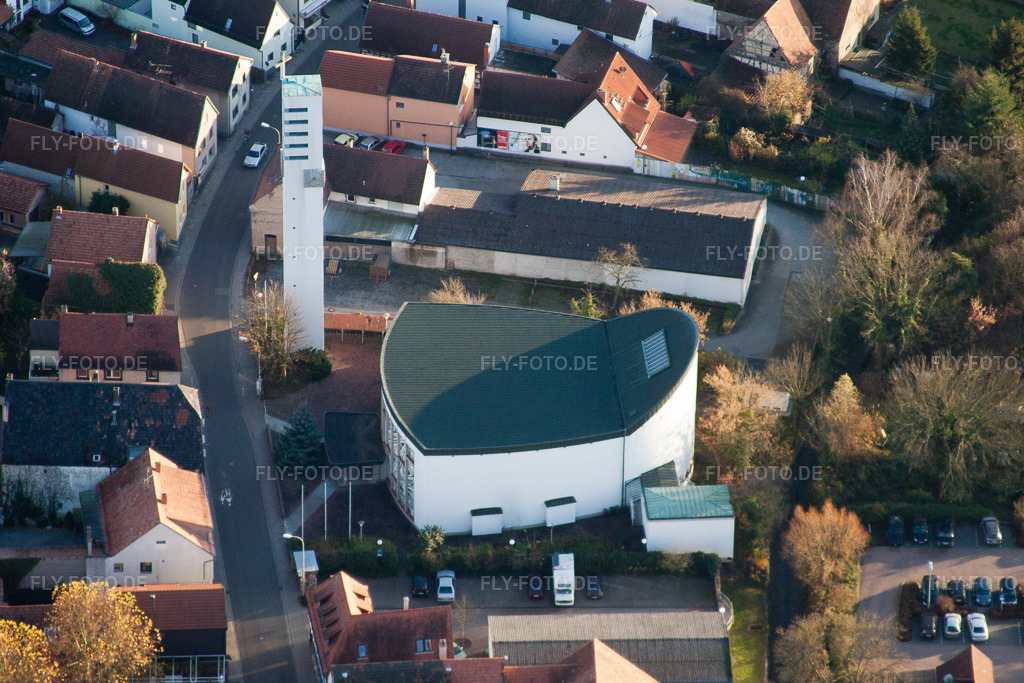 Luftbild: kath. Pfarrkirche St. Ägidius in Wörth am Rhein im Bundesland Rheinland-Pfalz in Deutschland. Foto: IMG_22639.jpg vom 19.11.2009 durch Werner Riehm/FLY-FOTO.de