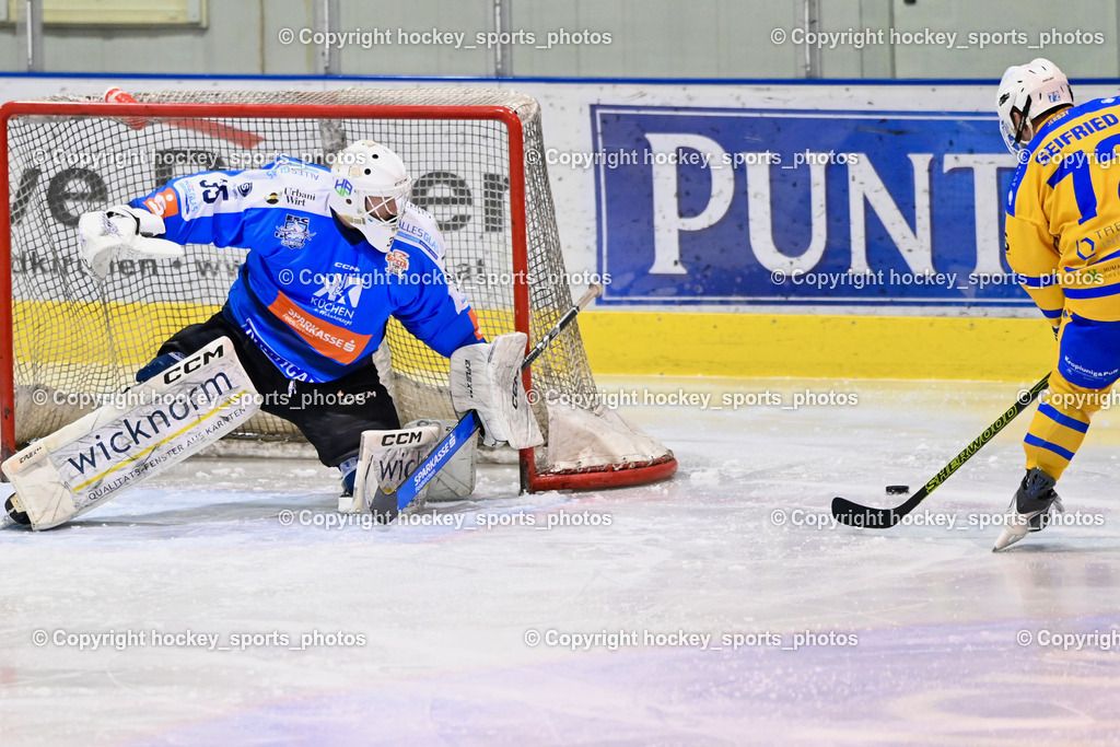 ESC SPARKASSE STEINDORF vs. 1. EHC ALTHOFEN | #35 Mayrobnig Marco ESC Steindorf, #72 Seifried Sandro EHC Althofen, ESC SPARKASSE STEINDORF vs. 1. EHC ALTHOFEN, ESC SPARKASSE STEINDORF vs. 1. EHC ALTHOFEN am 30.11.2025 in Steindorf (Ossiachersee Halle), Austria, (Photo by Bernd Stefan)
