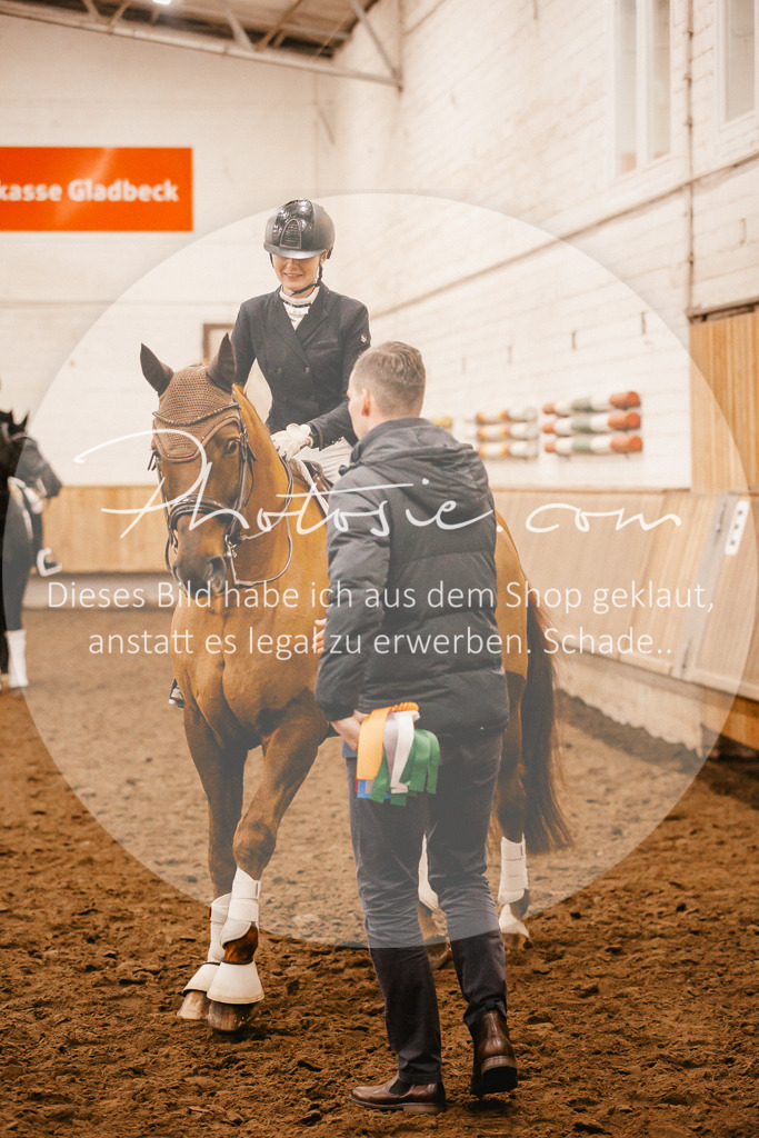 3I6A3284 | Stimmungsvolle Portraits und Reitsportfotografie im Ruhrgebiet und im Münsterland.

Pferdefotografie, Hundefotografie, Tierfotografie, Reportagen, Portraits von Tier und Mensch, Turnierfotografie in Bochum, Recklinghausen, Marl, Haltern am See, Dülmen.. - Realisiert mit Pictrs.com