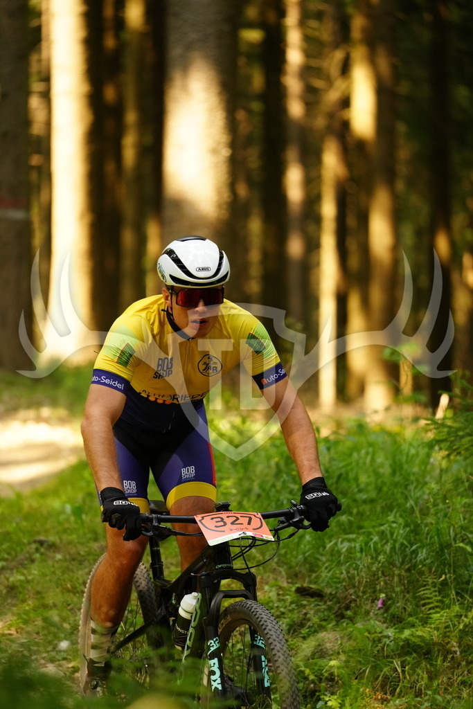 FC102942 | Fotogalerie der Treibjagd im Dunkelwald - Dein MTB Etappenrennen im Erzgebirge - Realisiert mit Pictrs.com