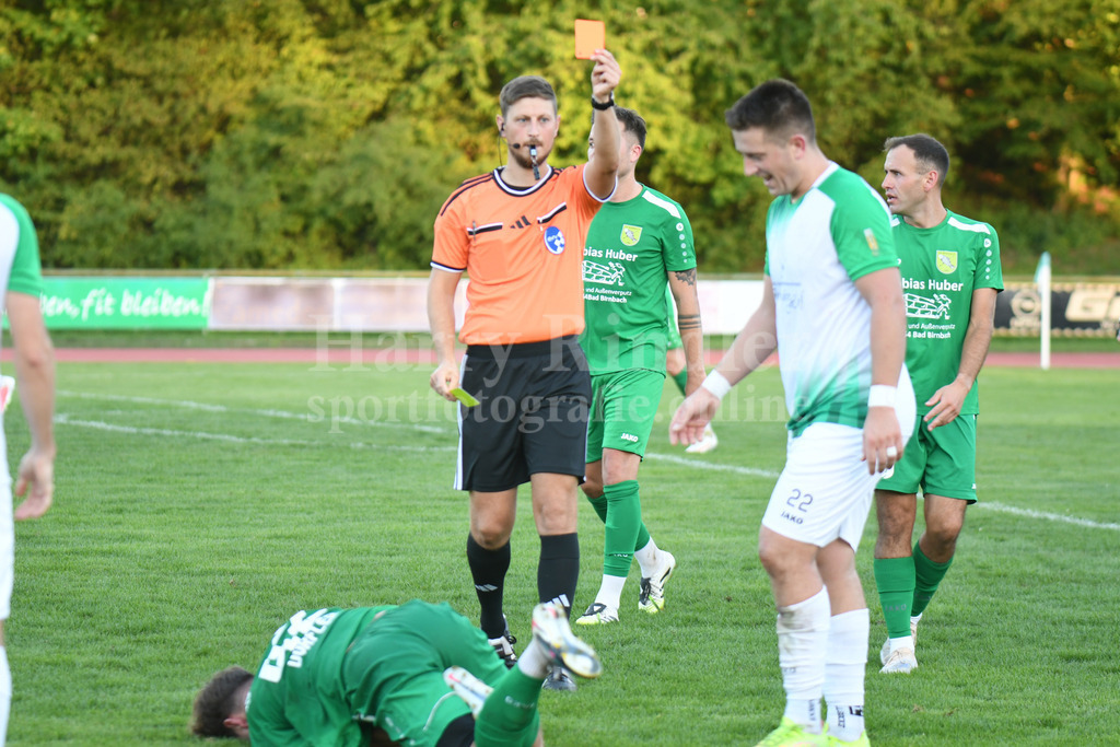 SpVgg GW Deggendorf : TSV Karpfham | Rote Karte für Jure Matic (Deggendorf) durch Schiedsrichter Alexander Schuster (SV Hohenau) - Realisiert mit Pictrs.com