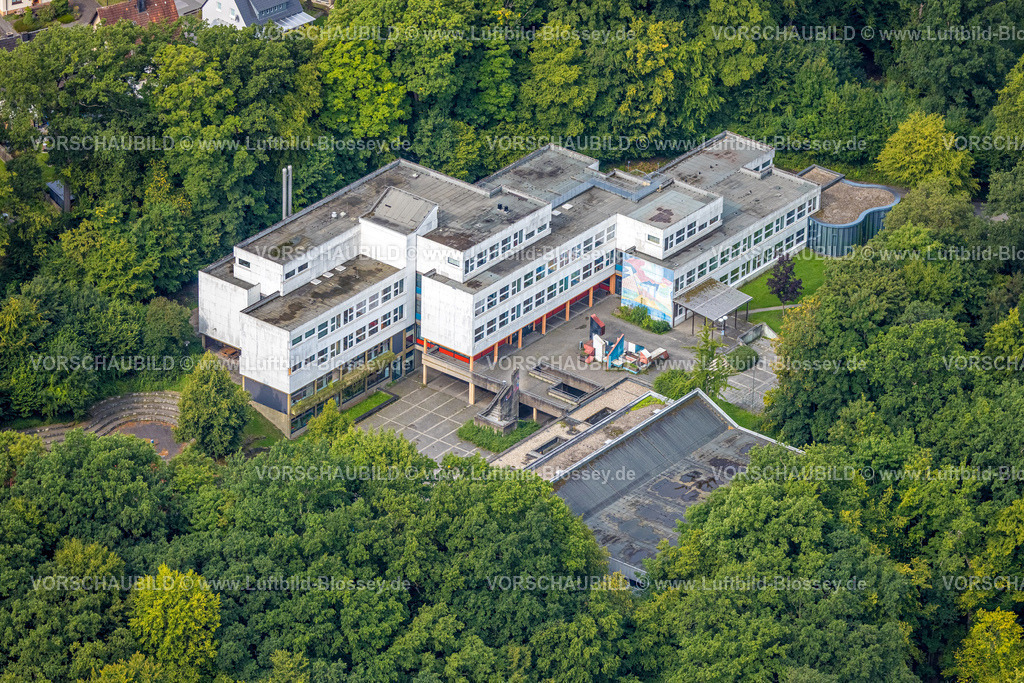 Arnsberg250806139 | Luftbild, Franz-Stock Gymnasium, Rumbecker Holz im Wald, Hüsten, Arnsberg, Ruhrgebiet, Nordrhein-Westfalen, Deutschland