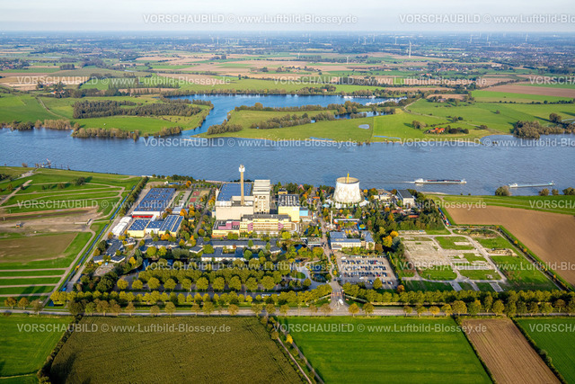 Kalkar241014375 | Luftbild, Kalkar Wunderland, Energy Factory am Fluss Rhein, Familienpark mit Events wie Achterbahn und Wildwasserbahn und Fahrgeschäften, Hotel, Kongresszentrum, Gastronomie, Hönnepel, Kalkar, Niederrhein, Nordrhein-Westfalen, Deutschland