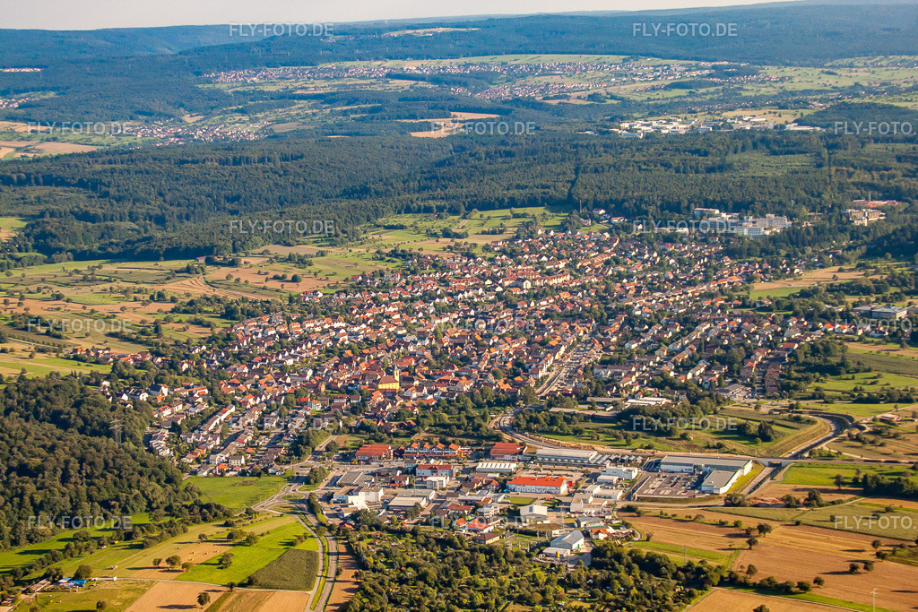 Ortsansicht aus Norden | Luftbild: Ortsansicht aus Norden im Ortsteil Langensteinbach in Karlsbad im Bundesland Baden-Württemberg in Deutschland. Foto: IMG_32388.jpg vom 21.08.2010 durch Werner Riehm/FLY-FOTO.de - Realisiert mit Pictrs.com