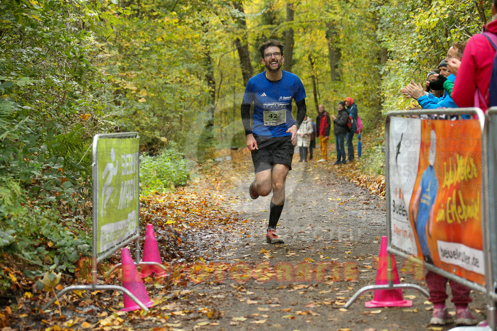 251026_1205_EX1_9869 | Sportfotografie im Rhein-Sieg Kreis, Köln, Bonn, NRW, Rheinland Pfalz, Hessen, etc. Unser Tätigkeitsfeld umfasst den Laufsport vom Volkslauf über den Marathon, Duathlon, Triathon bis zum Ultralauf wie Kölnpfad Ultra oder Schindertrail.