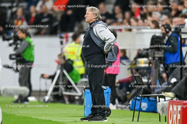 AUT, Fussball UEFA Frauen EM Qualifikation 2024-25 - Oesterreich vs Deutschland | 05.4.2024, Raiffeisen Arena Linz, AUT, UEFA Frauen EM Qualifikation 2024-25 - Oesterreich vs Deutschland, im Bild Horst Hrubesch, Trainer DFB Frauen 


// UEFA Women's European Qualifiers 2024-25 Match between Austria and Germany in Linz, Austria on 2024/04/05