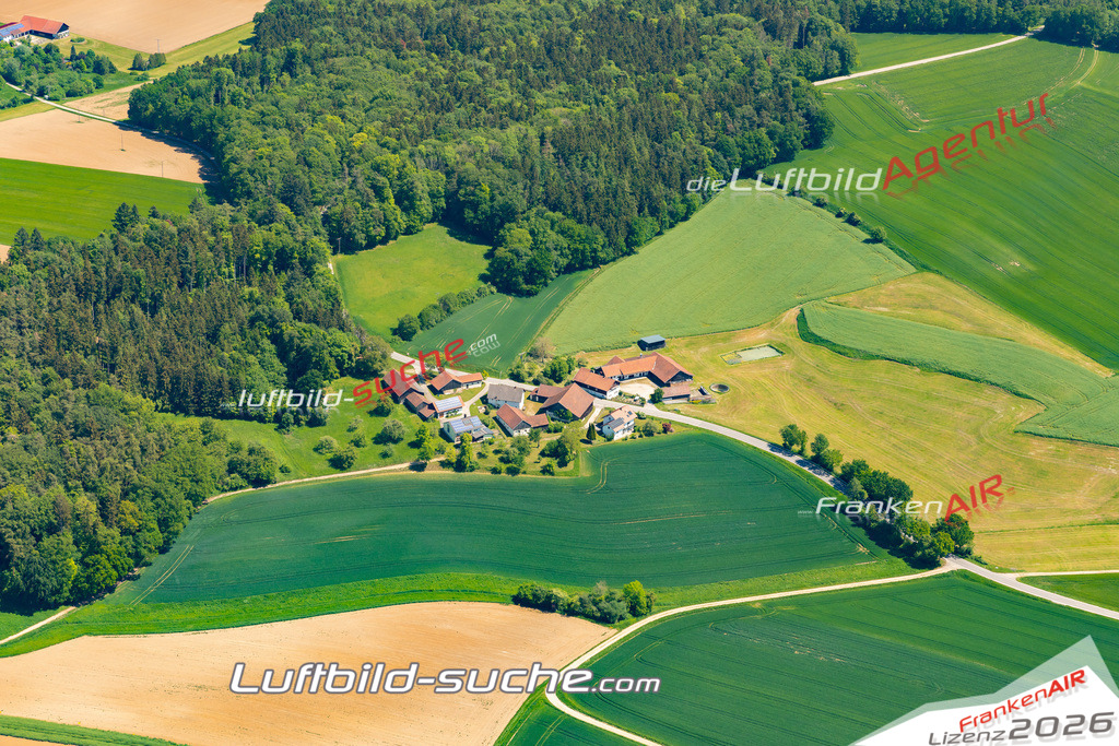 Raffach-Weng-2024-30 | Die Luftbild Suche. Hier finden Sie Luftaufnahmen, Drohnen und Schrägluftbilder von Städten und Orte. Aktuelle + Archiv Luftbilder auch mit Lizenz.