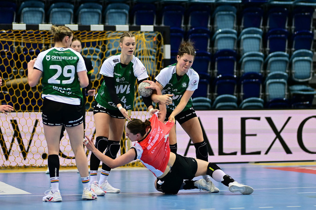 Handball I Frauen I Saison 2025-2026 I 1. HBF I 9. Spieltag I VfL Oldenburg - HSG Blomberg-Lippe I 74637 | Der Sportfotograf. - Realisiert mit Pictrs.com