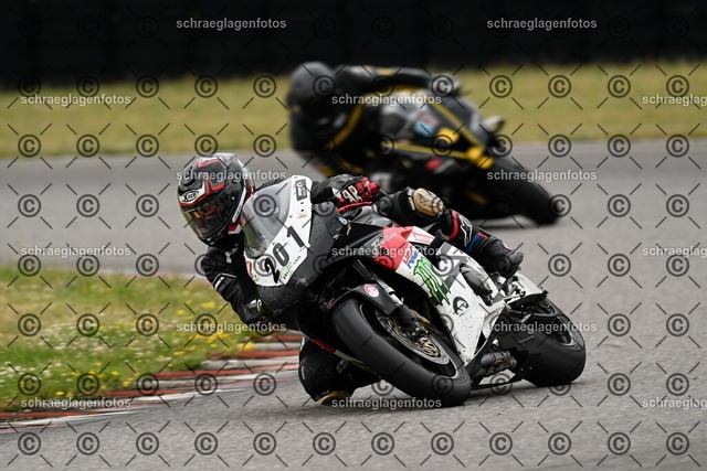 25bt02-1514 | markuskiefer.com - Realisiert mit Pictrs.com