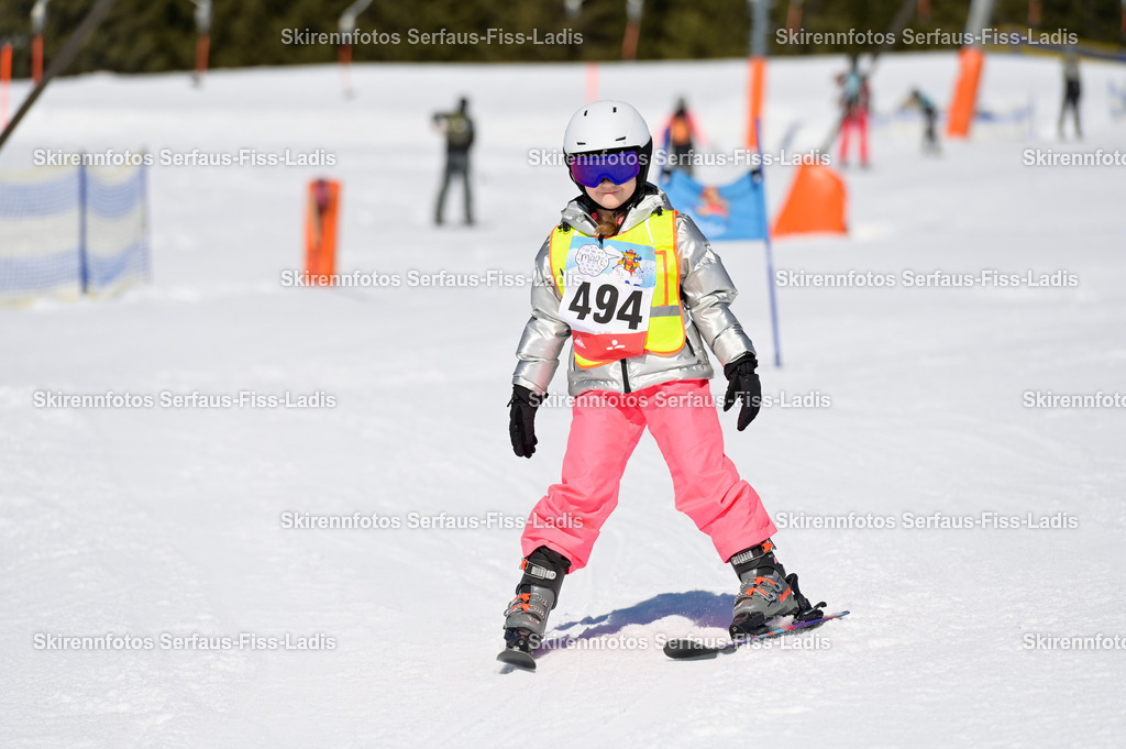 SRF_27.02.2026_448 | Skirennfotos,Serfaus,Fiss,Ladis,Kinderskirennen,Winter,Tirol,Oberland,skirace,SFL,feelfree,weil wir's genießen,ski,Ski,skifahren,Sonnenplateau, - Realisiert mit Pictrs.com