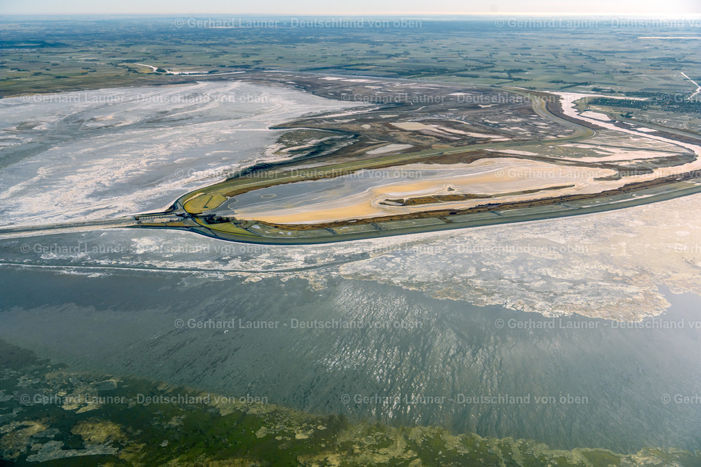 4044187 | Naturschutzgebiet Leyhörner Sieltief LEYHöRN 14.02.2021 Eisschollenstücke einer Treibeis- Schicht auf der Wasseroberfläche vor der Nordsee- Küste in Leyhörn im Bundesland Niedersachsen, Deutschland. // Ice floe pieces of a drift ice layer on the water surface vor of Nordsee- Kueste in Leyhoern in the state Lower Saxony, Germany. Foto: Gerhard Launer