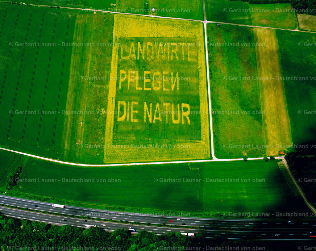7000962 | Feldstruktur - Landwirte Pflegen die Natur an der A7bei Echte