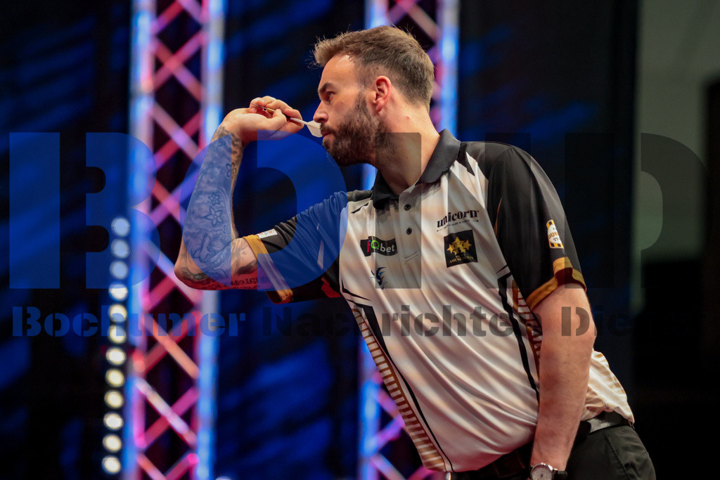 PDC European Darts Open 2024 | {headline}(Foto: Sebastian Sendlak / BOND) - Realisiert mit Pictrs.com