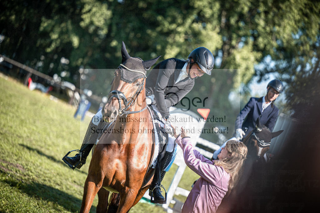 Z63_0031 | Entdecke hochwertige Reitturnierfotos von Foto Oger. Professionell, emotional und authentisch – jetzt Lieblingsmomente im Shop bestellen.Deutschlandweite Turnierfotografie. - Realisiert mit Pictrs.com