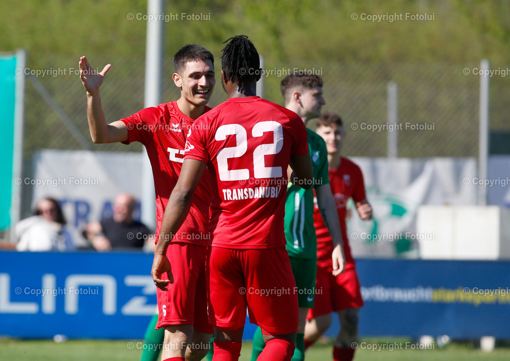 A_LUI_190425_19 | SPORT FUSSBALL LL.OST ASKOE OEDT 1B-SC HOERSCHING 19.4.2025 IM BILD: EMIRHAN GUECENOGLU UND TORSHUTZE EMANNUEL EZIEKWE (BEIDE OEDT1B) FOTO:FOTOLUI