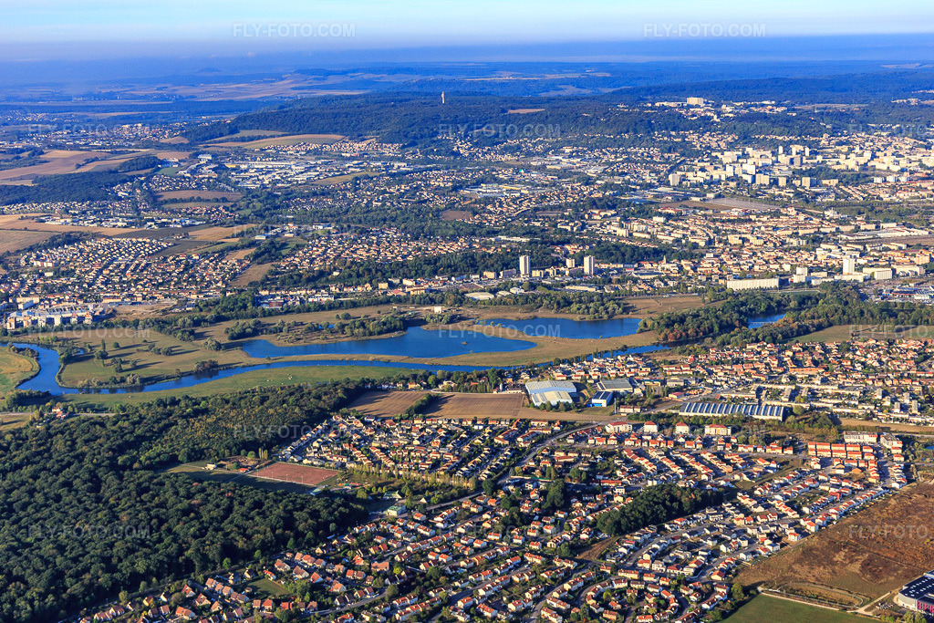 Aerial view: City view from the northeast (on the near side of the Meurthe) in the district Ensanges Oree du Bois Sainte-Mar in Tomblaine in the state Meurthe et Moselle, France.Photo: IMG_117853.jpg taken on 09/14/2019 by Werner Riehm/FLY-FOTO.comResolution of the original: 5232 x 3488 px