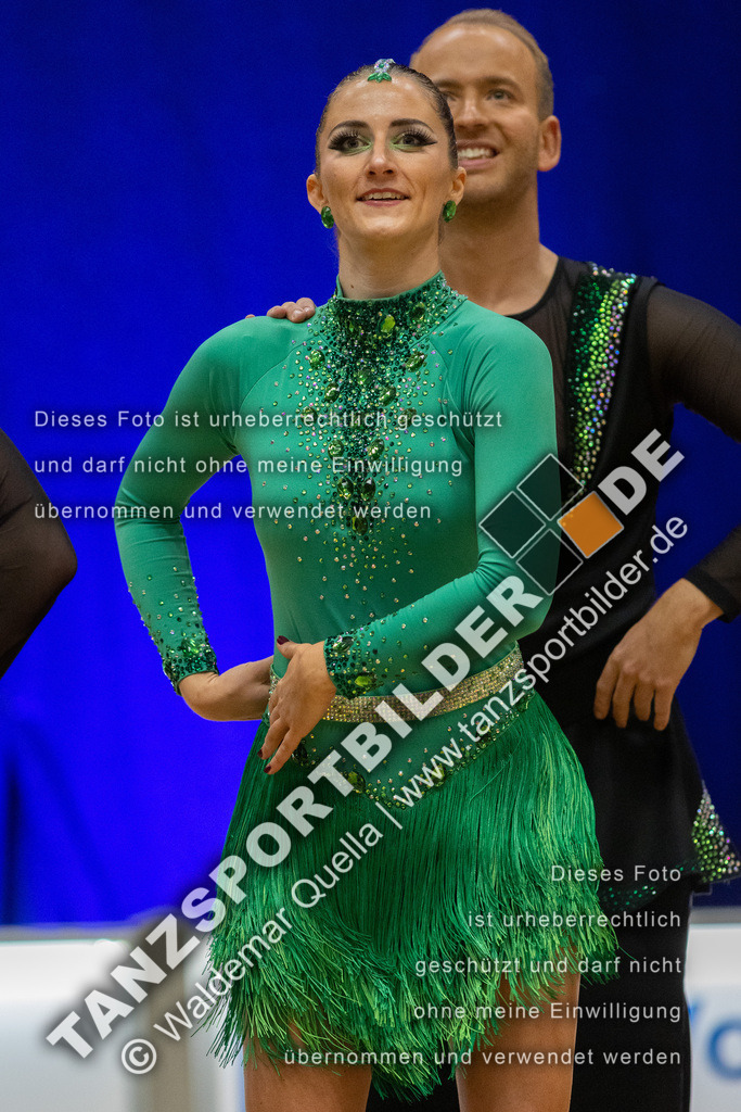 20230114-01305 | Hier finden Sie Tanz Bilder vom Latein und Standard Formationen tanzen. Sportbilder vom Tanzsport. Schöne Fotos und von Weltmeisterschaft, Europameisterschaft, Bundesliga, Regionalliga, Oberliga und Landesliga sowie von GOC Stuttgart, DanceComp, WM Bremen