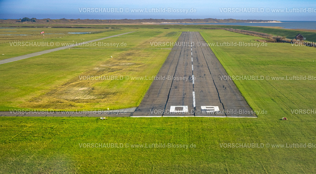 Friesland251106315Wangerooge | Luftbild, Flugplatz Wangerooge (EDWG/AGE) der Ostfriesischen Insel, Startbahn und Landebahn, Wangerooge, Norddeutschland, Ostfriesland, Niedersachsen, Deutschland