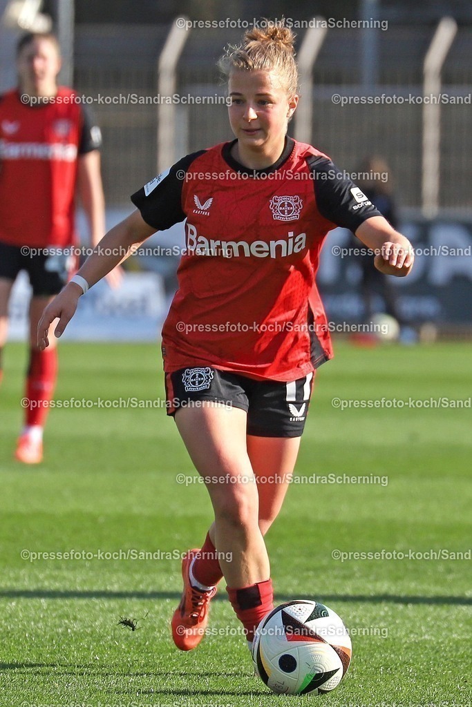 xSSC16032501026 | 16.03.2025, xsscx, Frauen Fußball, Bayer 04 Leverkusen - SV Werder Bremen, 1. Fußball Bundesliga, Ulrich-Haberland-Stadion, Saison 2024 2025: Kristin Kögel (Bayer 04 Leverkusen 11) DFB regulations prohibit any use of photographs as image sequences and or quasi-video. 