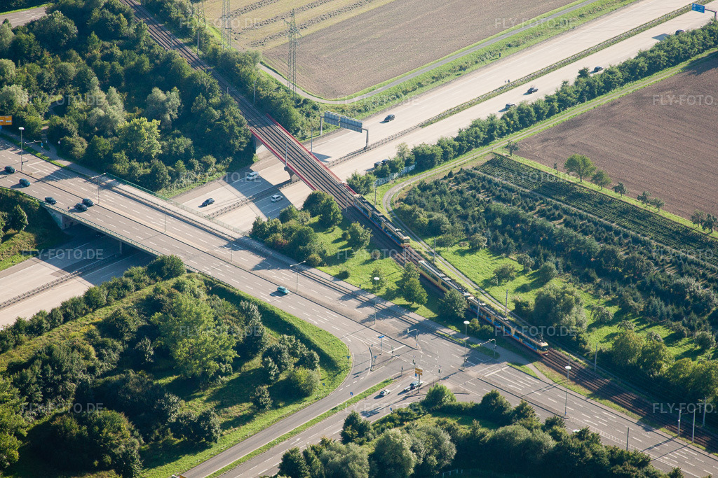 Luftbild: Ausfahrt A5 Ettlingen im Ortsteil Rüppurr in Karlsruhe im Bundesland Baden-Württemberg in Deutschland. Foto: IMG_32370.jpg vom 21.08.2010 durch Werner Riehm/FLY-FOTO.de