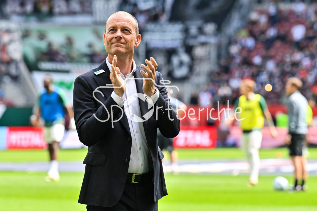 FC Augsburg - SG Eintracht Frankfurt | Im Bild Jess THORUP Trainer FC Augsburg vor der Partie gegen Frankfurt / Einzelfoto / Freisteller / Bundesliga: FC Augsburg - Eintracht Frankfurt, WWK Arena am 20.04.2025