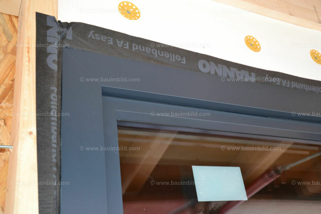 bib-lg14-fenster-0027 | Nach LV-Leistungsgruppen sortierte Detailfotos über den Bau eines Hauses. Alle Hausbau-Bilder direkt vom Urheber und Autor der Website Haus-Selber-Bauen.com