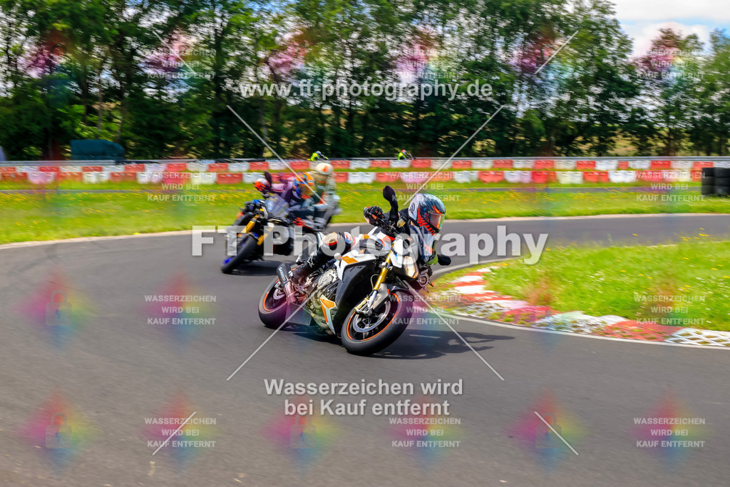 VBK-7961 | Hier findet Ihr Bilder von Touristenfahrten auf der Nürburgring Nordschleife oder von anderen Veranstaltungen die ich besucht habe. Viel Spass beim Durch Schauen 