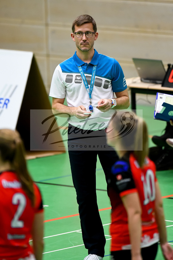 VCOBWA20211106_137 | Volleyball, Frauen:   bei dem Spiel der 3. Liga West zwischen VC Osnabrueck und SV BW Aasee in der Schlosswallhalle am 06.11.2021 in Osnabrueck, Deutschland. - Realisiert mit Pictrs.com