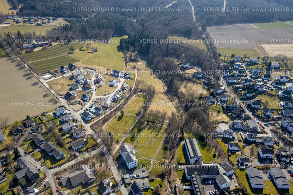 Schmallenberg220303678 | Luftbild, Baustelle und Neubau einer Wohnsiedlung An der Viehbahn, Schmallenberg, Sauerland, Nordrhein-Westfalen, Deutschland